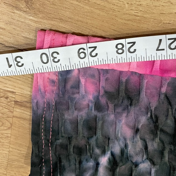 Booty Hugging Textured Leggings - Picture 4 of 6